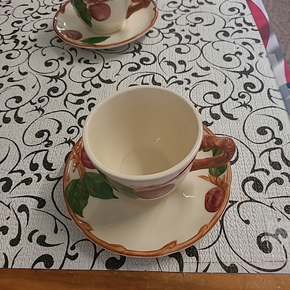 Fransican Dinnerware Apple Pattern - Picture 2 of 11